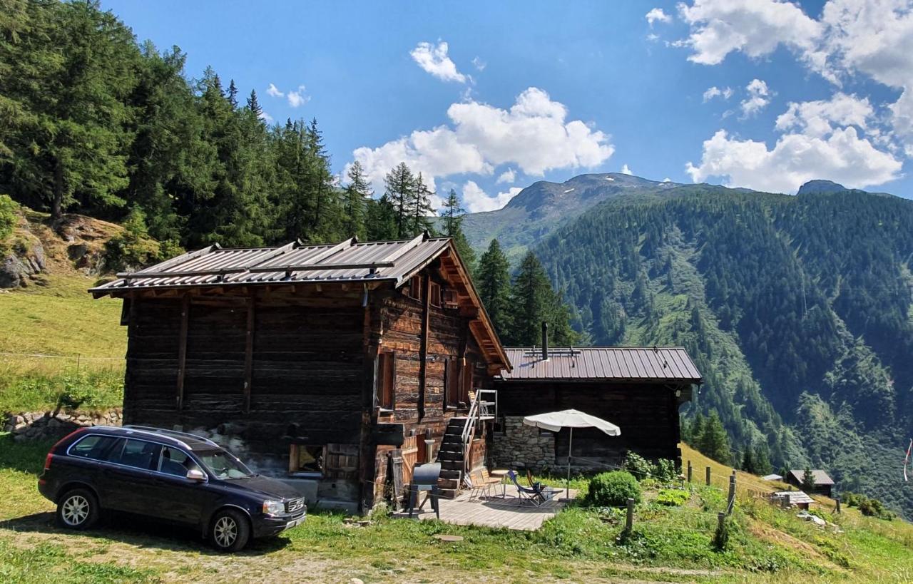 Chalet Biene - Swiss Alp Chalet With Sauna And Jacuzzi Улрихен Стая снимка