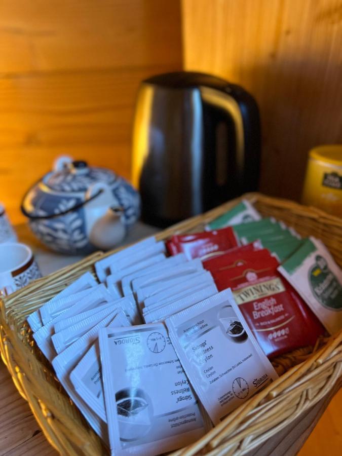 Chalet Biene - Swiss Alp Chalet With Sauna And Jacuzzi Улрихен Екстериор снимка