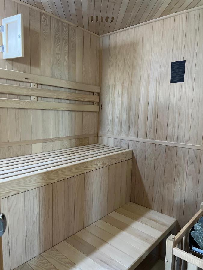 Chalet Biene - Swiss Alp Chalet With Sauna And Jacuzzi Улрихен Екстериор снимка